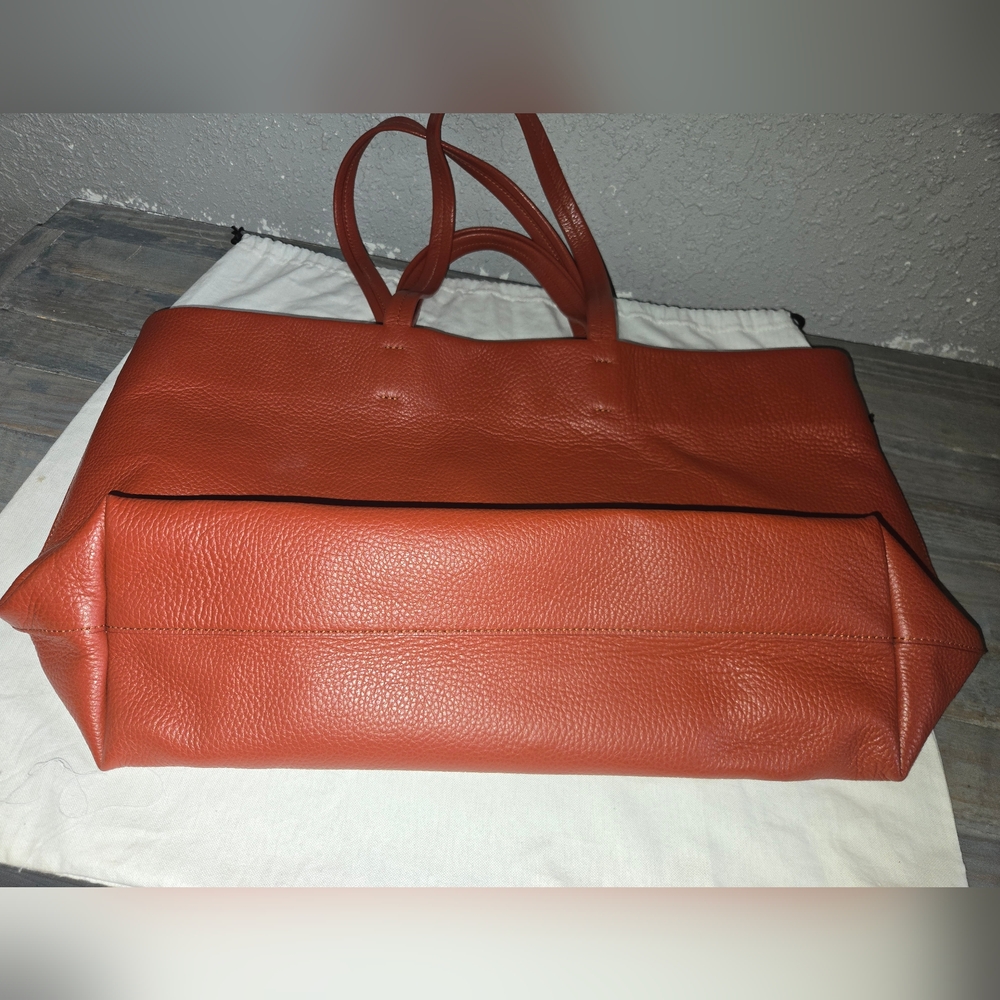 Cuyana Classic Easy Tote - Picture 3 of 9